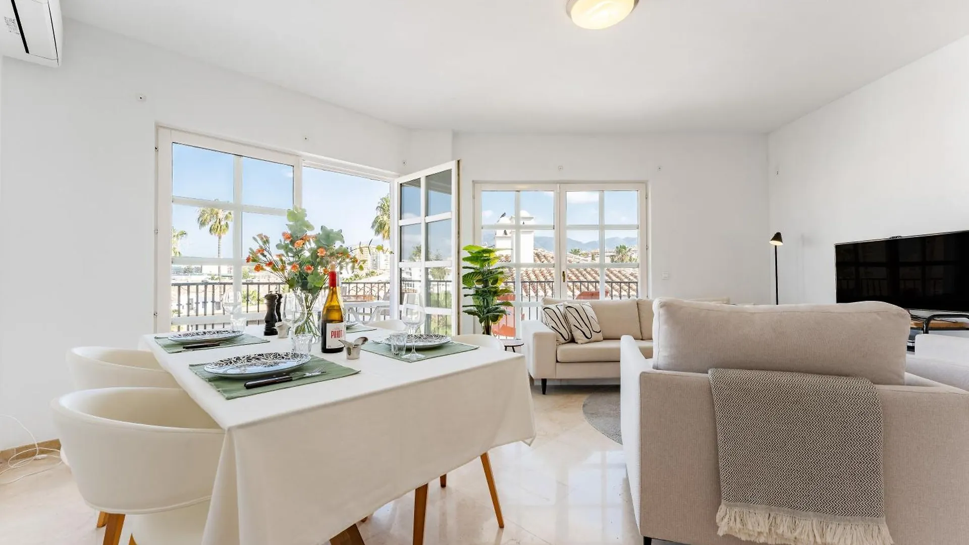 Tres Coronas Fuengirola Apartment
